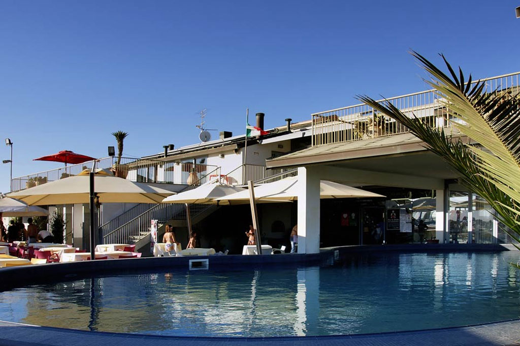 stabilimento balneare bagno moderno marina di grosseto